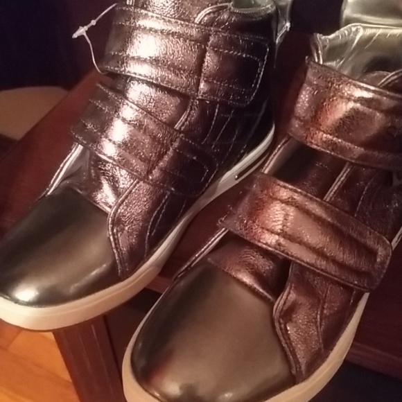 Skechers Other - Girls Skechers sneakers